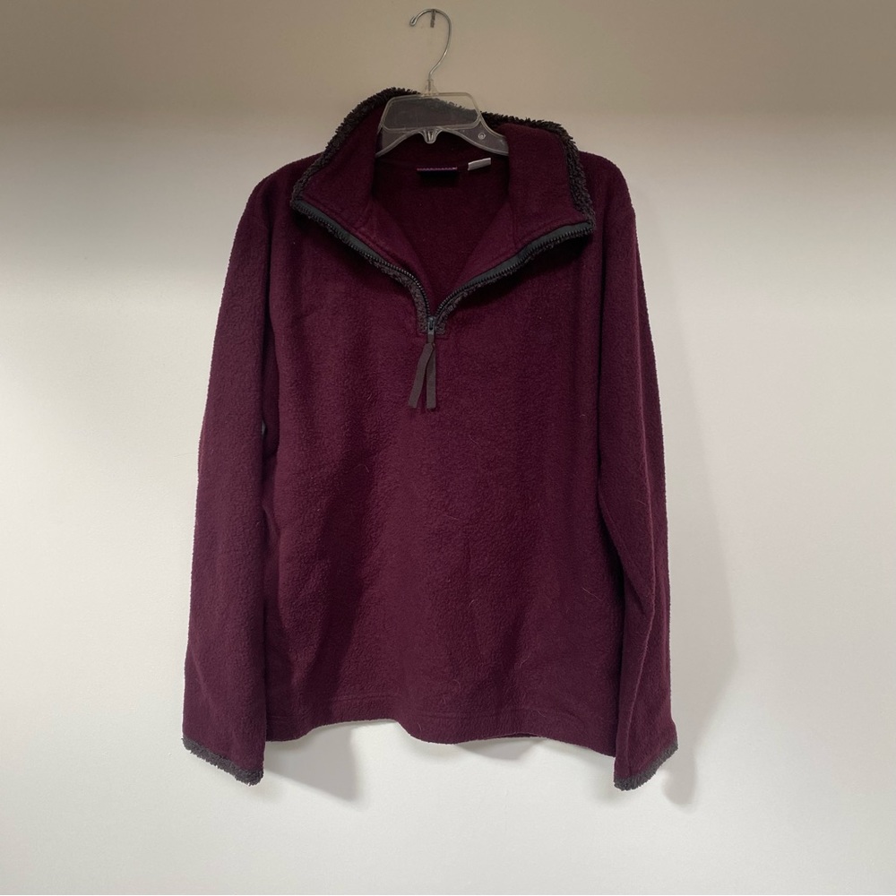 EUC M bugle maroon boy snow fleece quarter zip